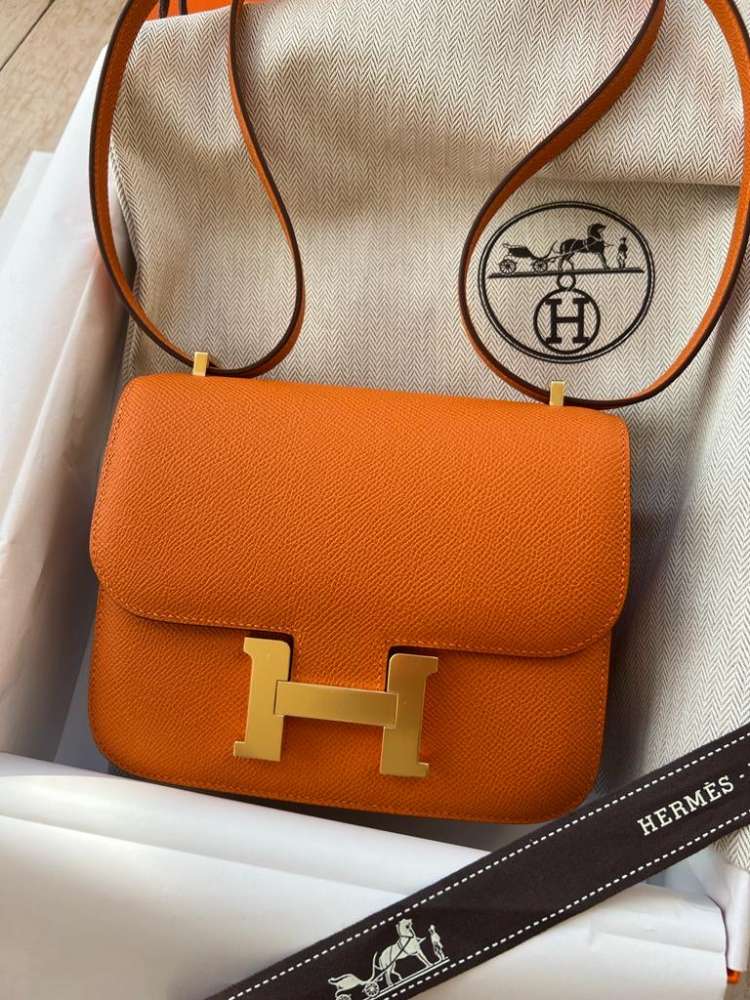 Hermes Constance 18