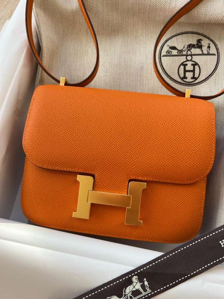 Hermes Constance 18