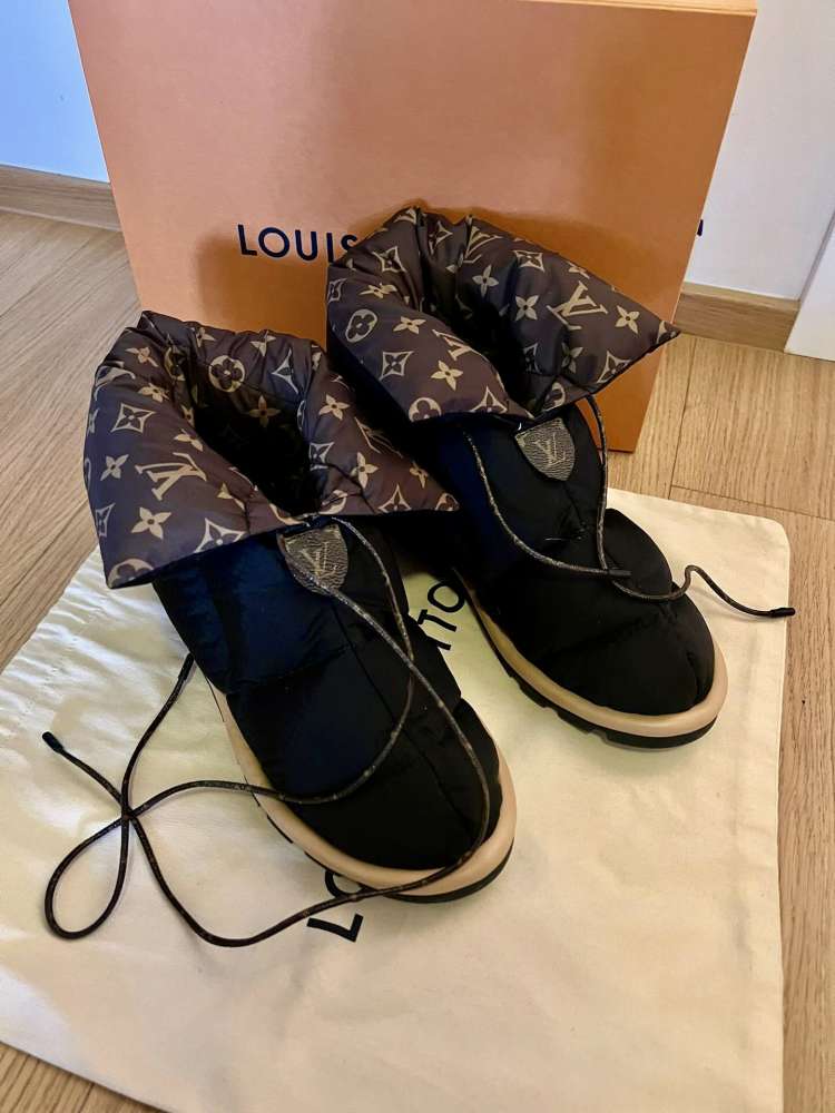 Louis Vuitton snehule