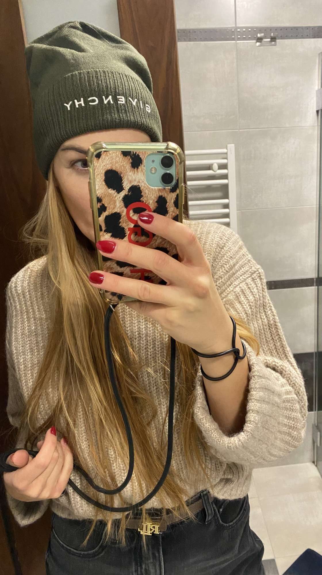 Givenchy vlnená čiapka