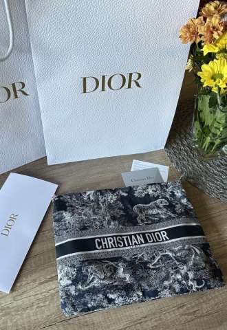 https://vipluxury.sk/Dior travel Pouch Canvas