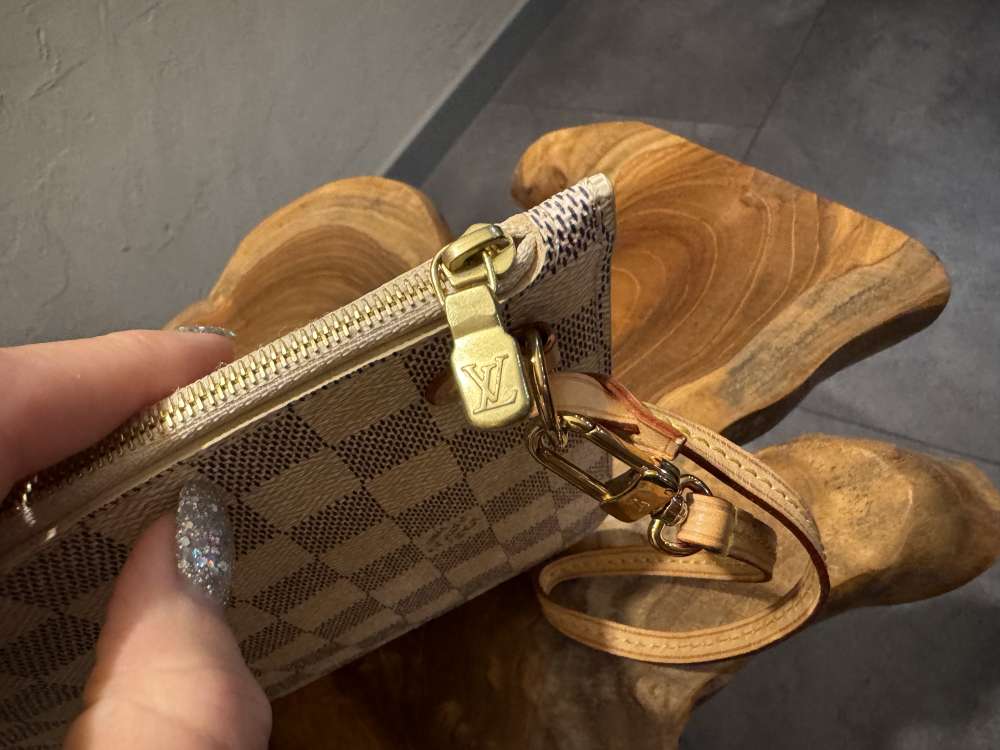 Louis Vuitton pochette