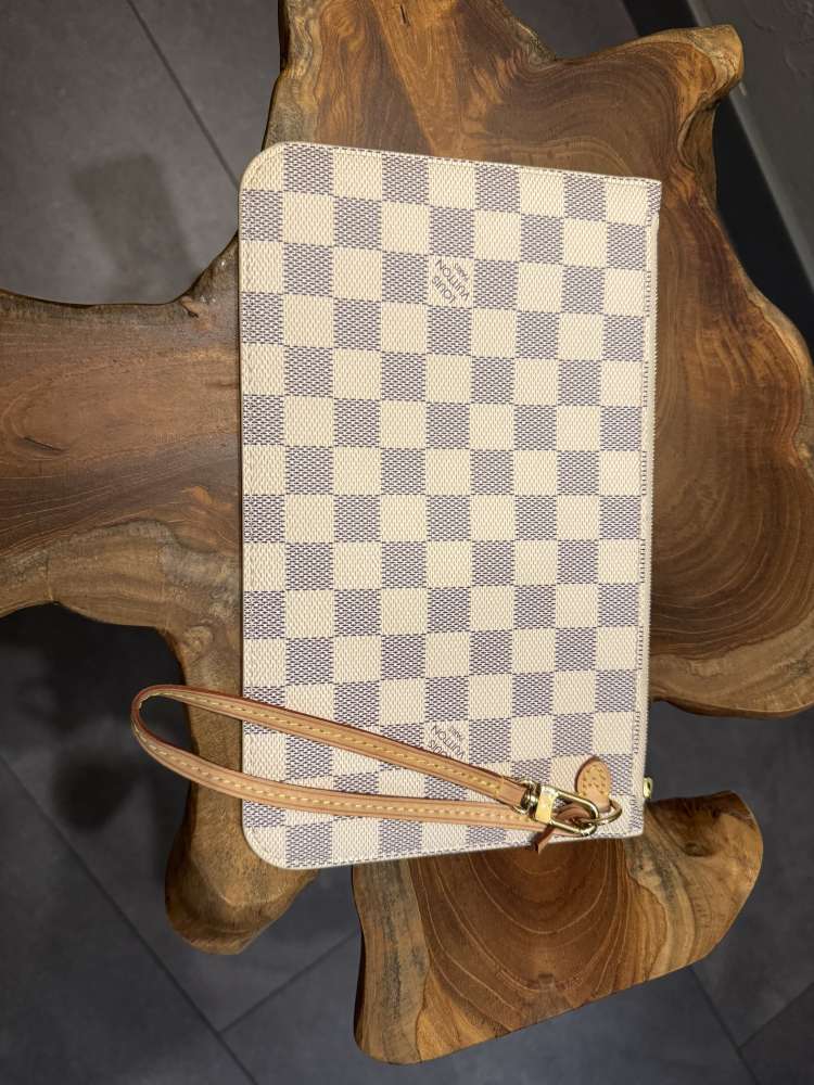 Louis Vuitton pochette