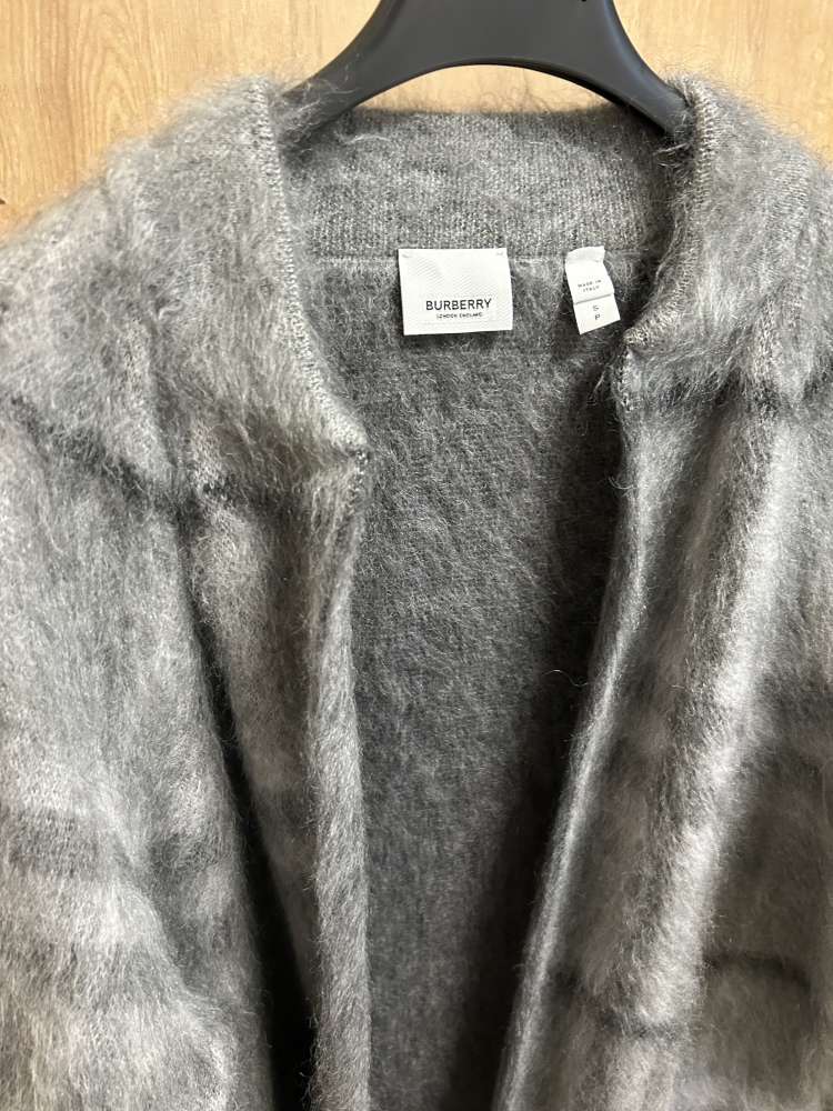 Burberry sveter