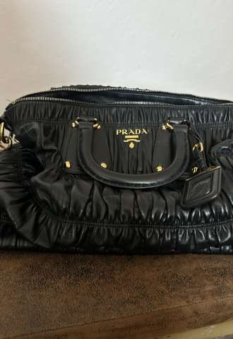 https://vipluxury.sk/Prada handbag