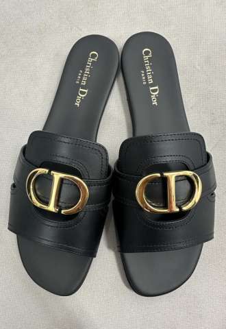 https://vipluxury.sk/Dior slippers new with box Montaigne black 38,5