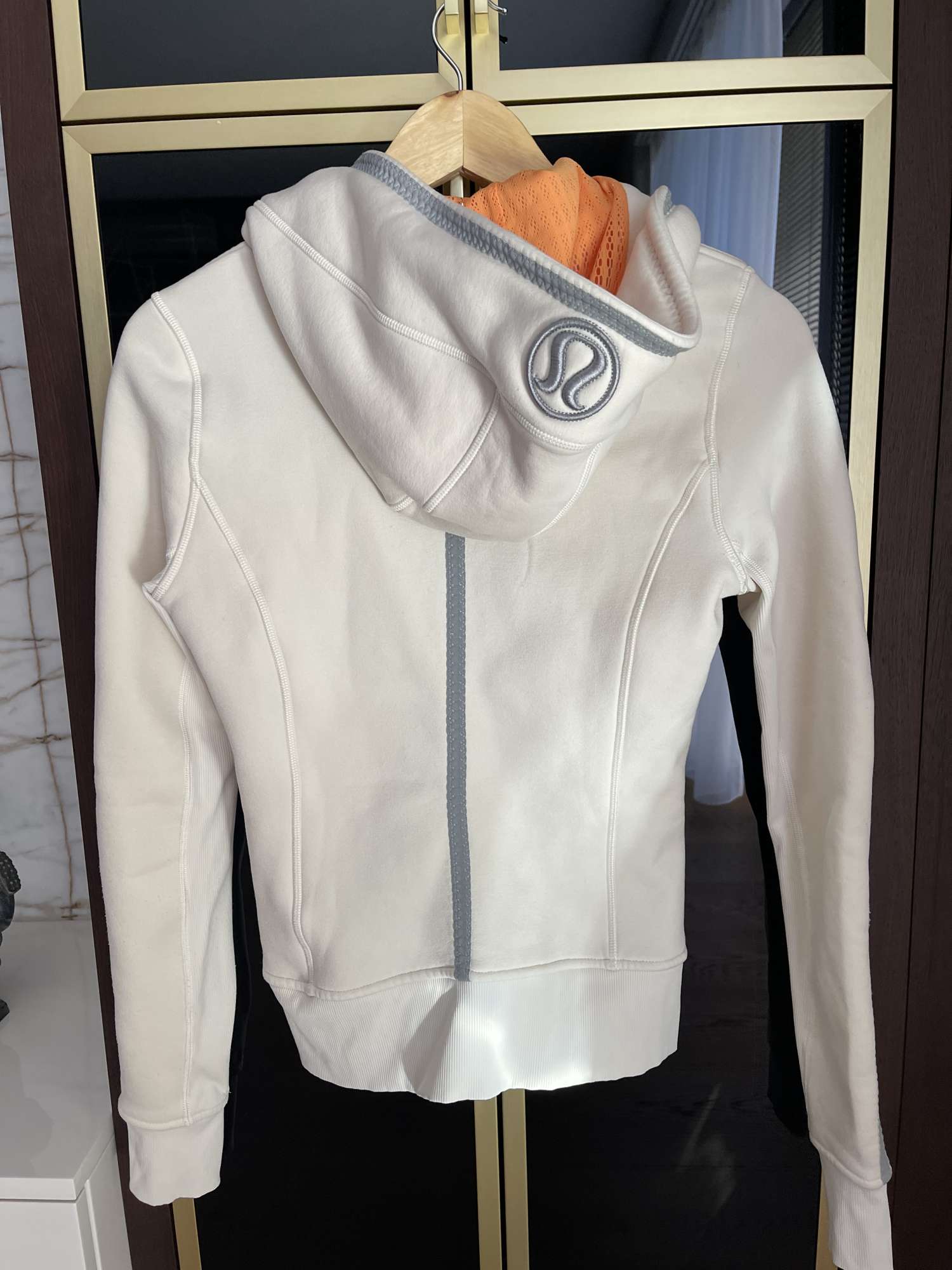 Lululemon mikina