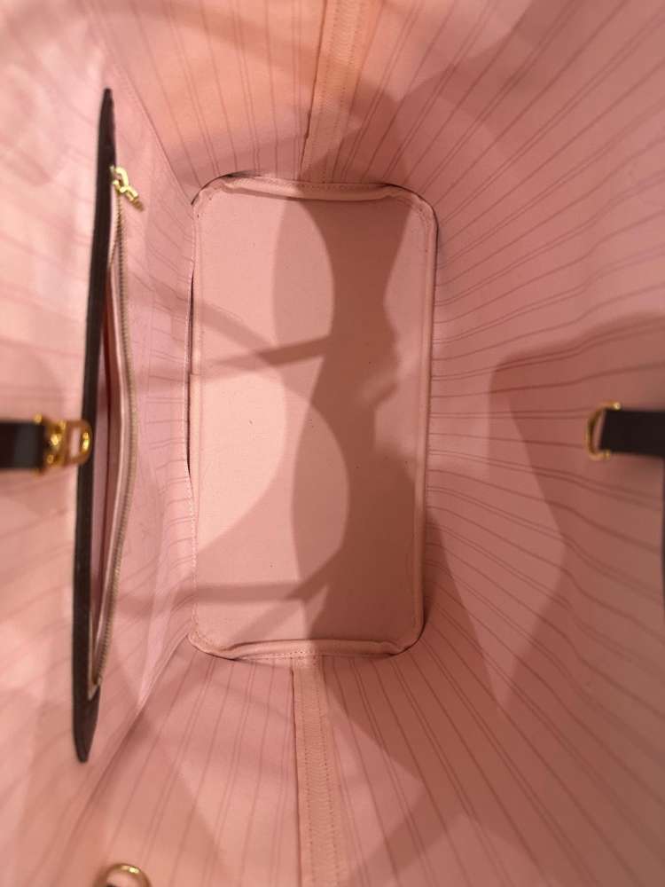 Louis Vuitton Neverfull MM s clutch