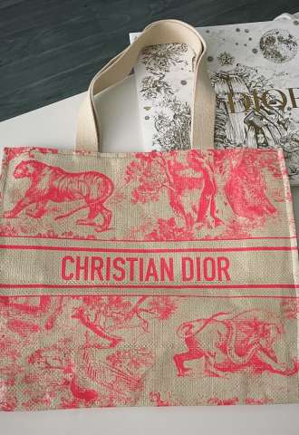 https://vipluxury.sk/Dior plážová taška