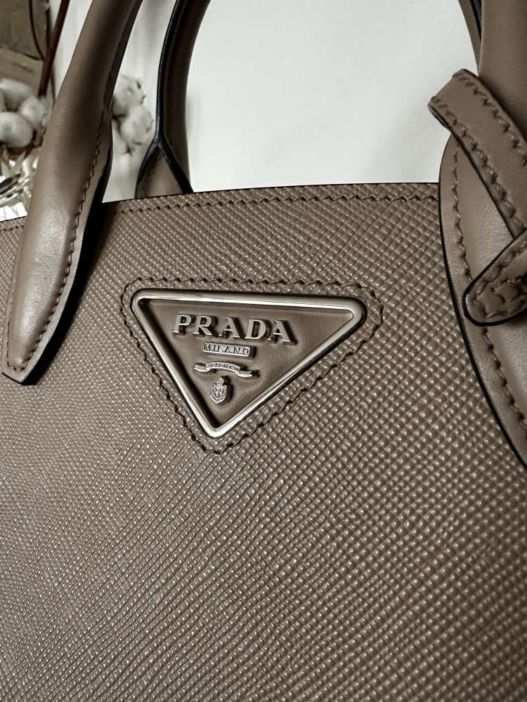 Prada Kristen kabelka