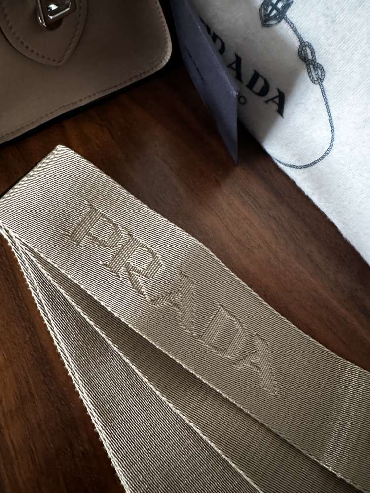 Prada Kristen kabelka