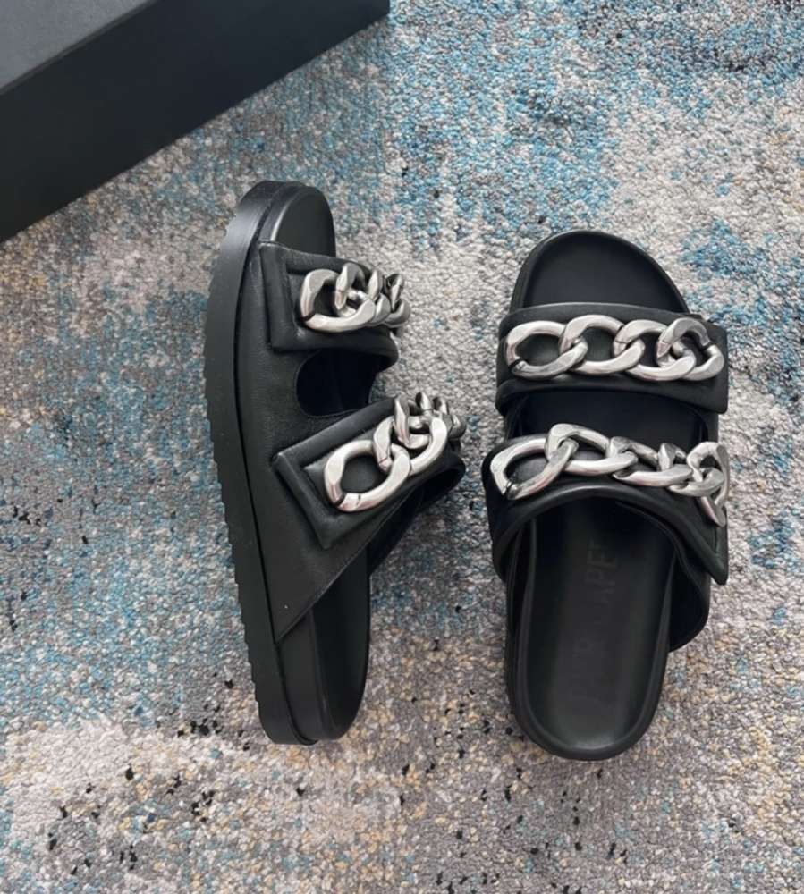 Patrizia Pepe nové kožené sandále s reťazou