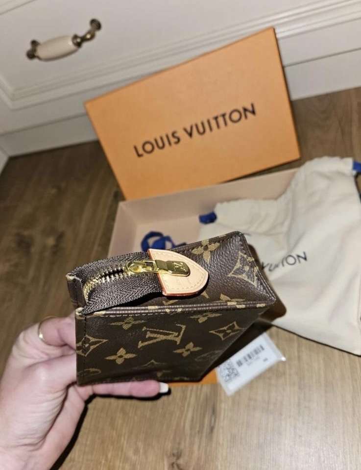 Louis Vuitton Toilette 15