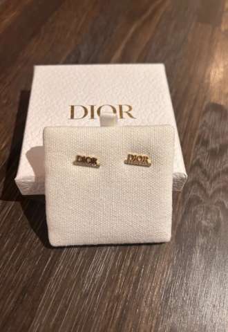 https://vipluxury.sk/Dior naušnice