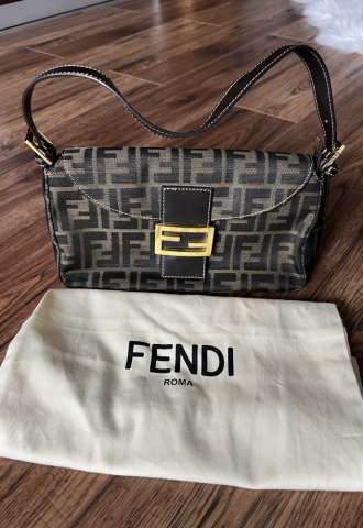 https://vipluxury.sk/Fendi Baguette handbag