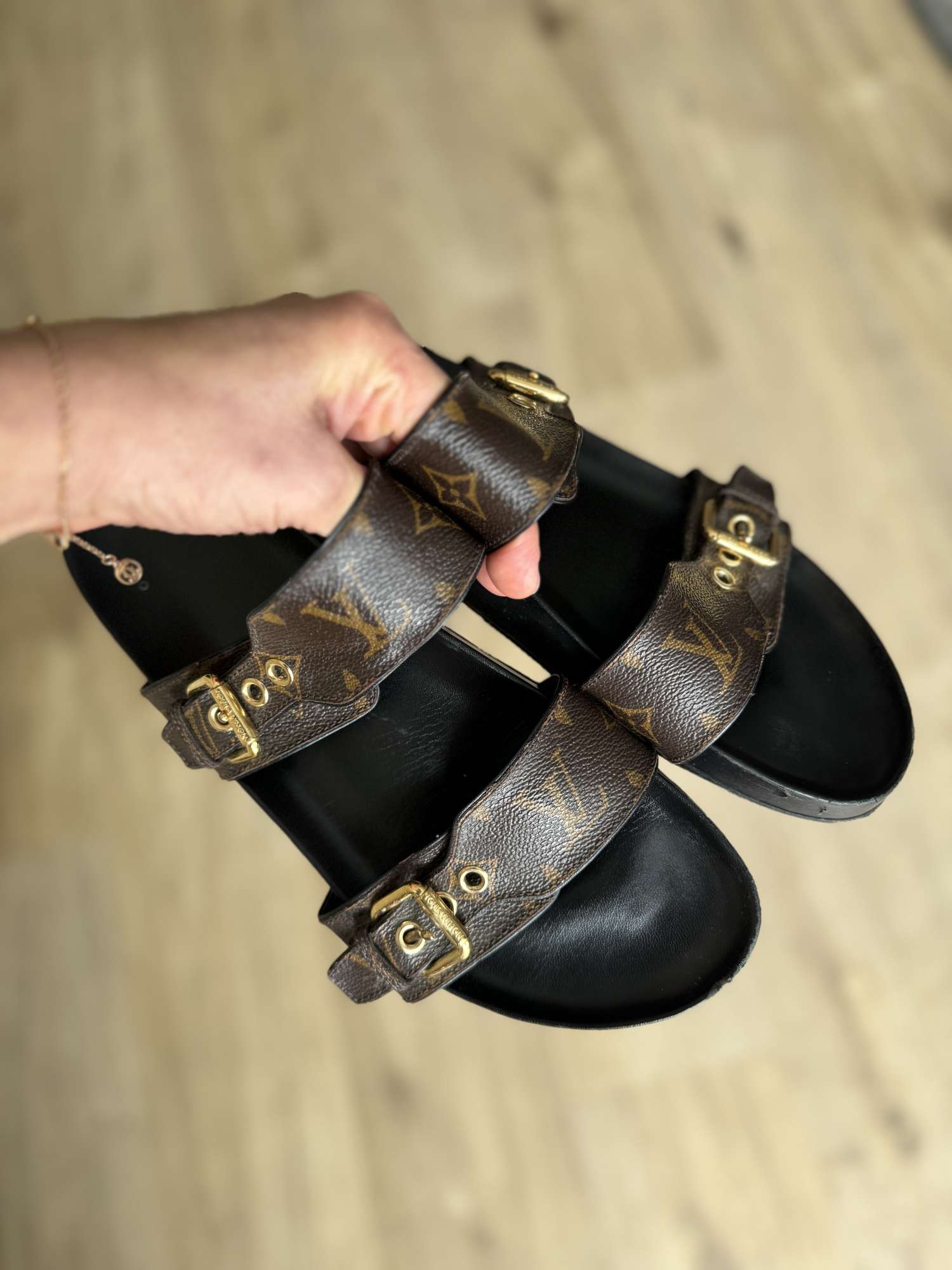 Louis Vuitton Bom Dia sandále