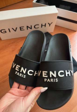 https://vipluxury.sk/Givenchy šľapky