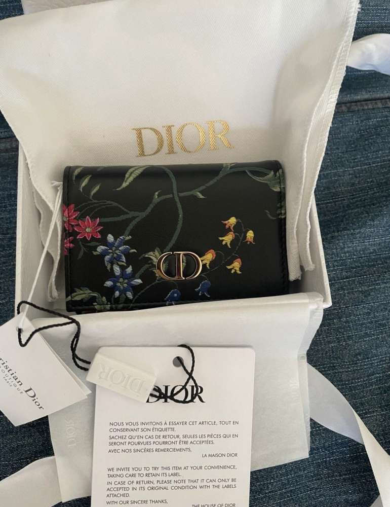 Dior peňaženka