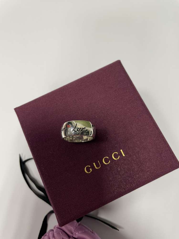 Gucci prsteň
