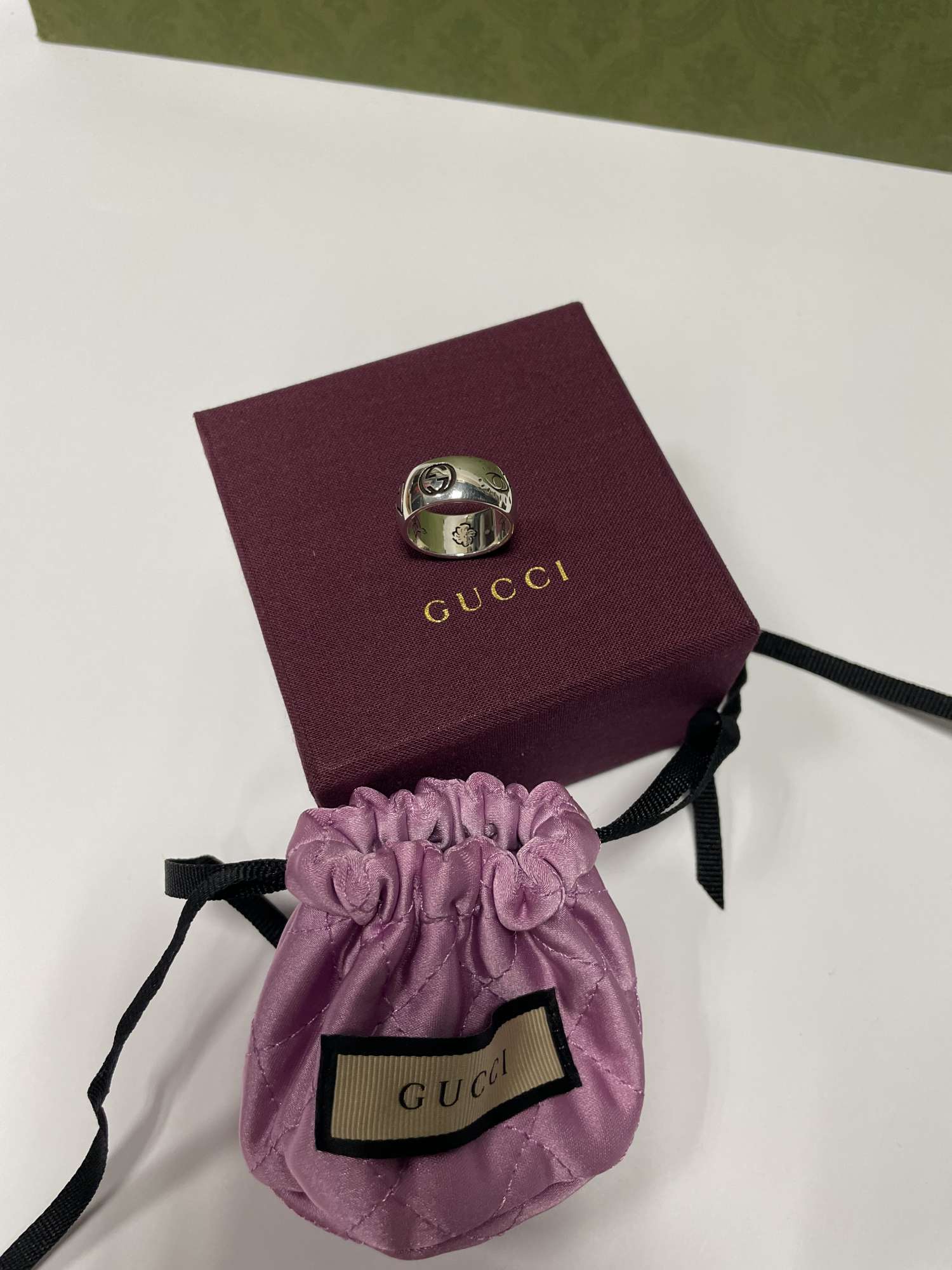 Gucci prsteň
