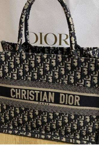 https://vipluxury.sk/Dior Book Tote bag medium