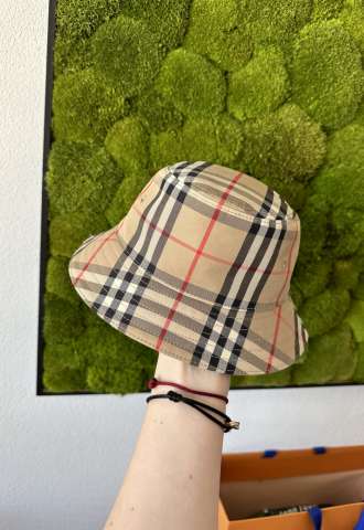 https://vipluxury.sk/Burberry detský klobúčik