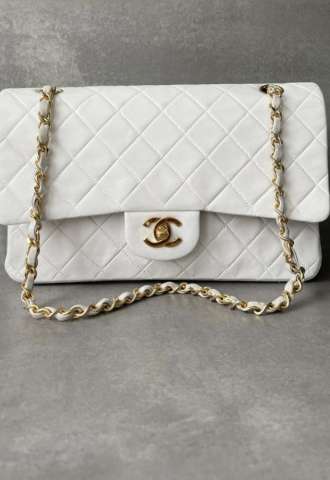 https://vipluxury.sk/Chanel medium Vintage Classic Bag