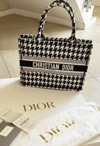 https://vipluxury.sk/Dior Book Tote Medium bag