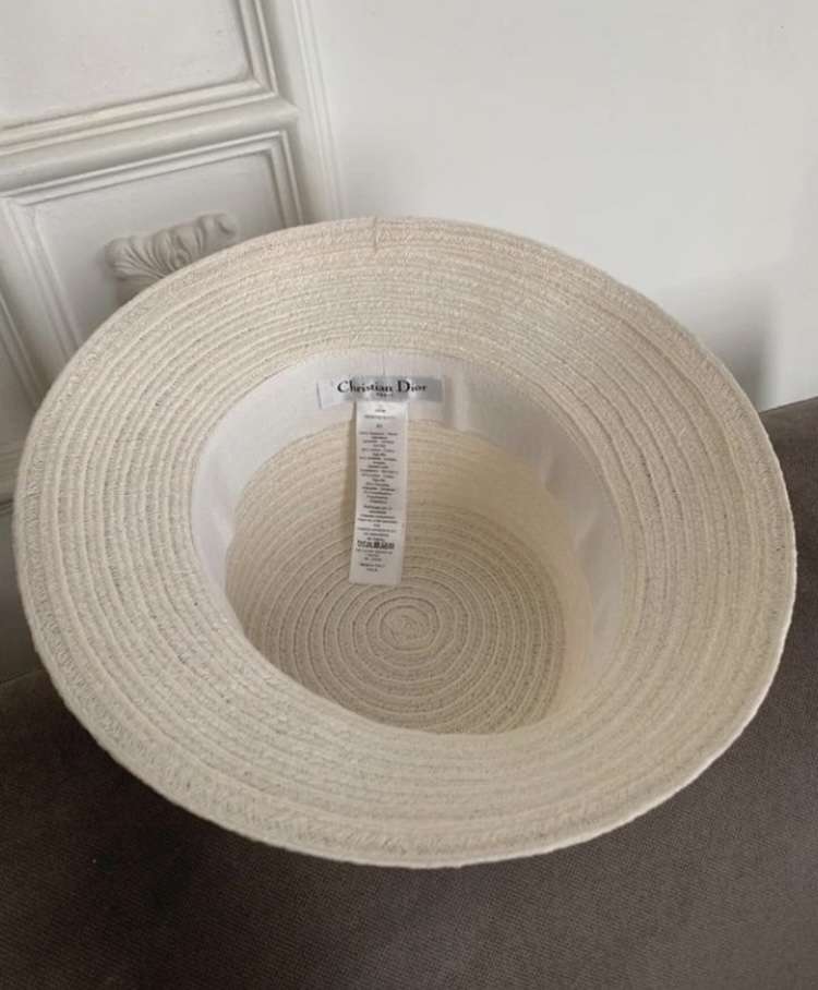 Dior klobuk