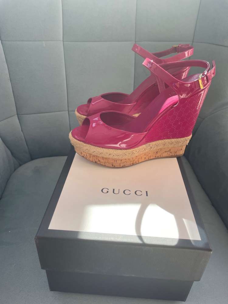 Gucci sandalky 39,5