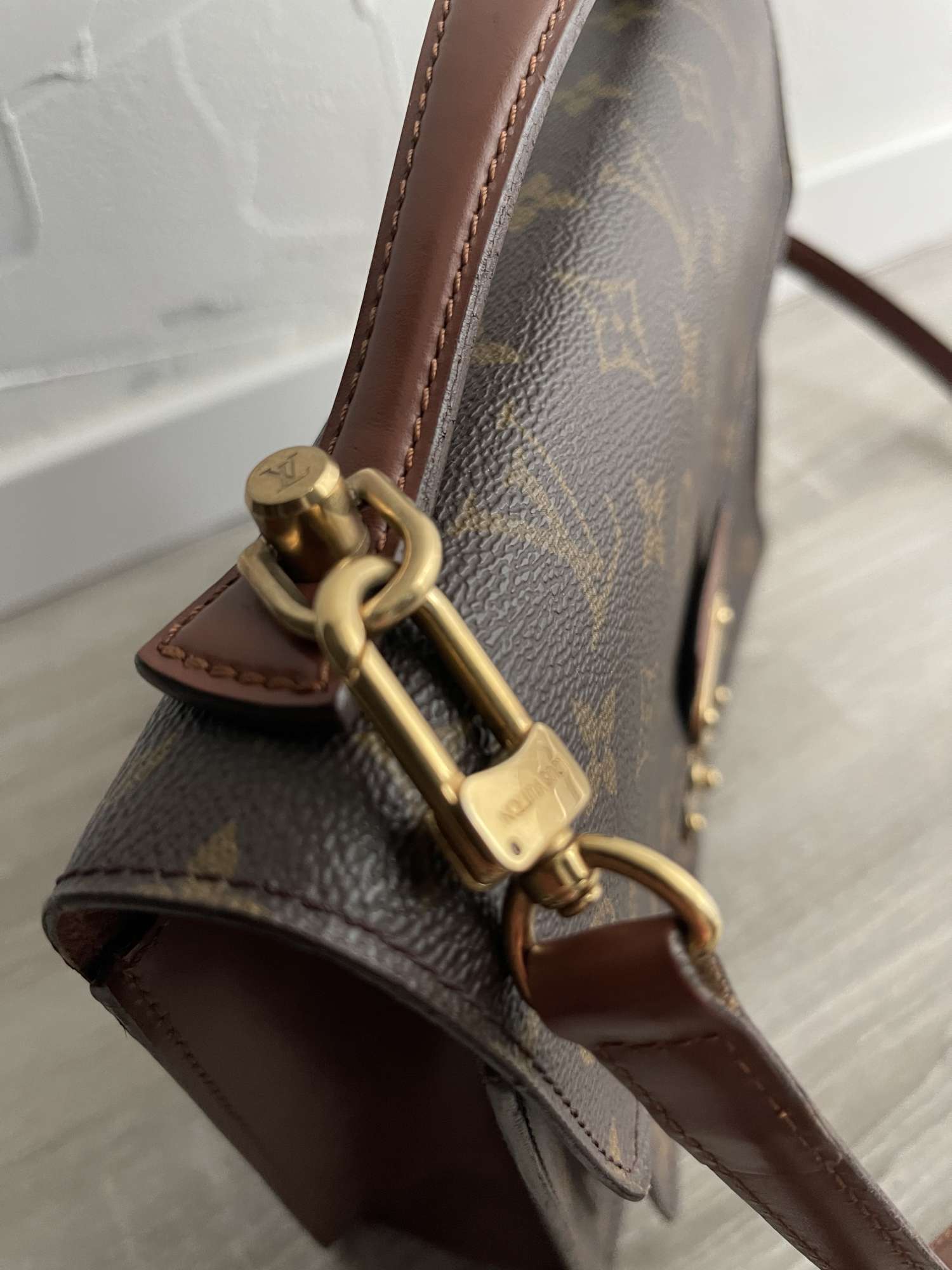 Louis Vuitton Monceau 26