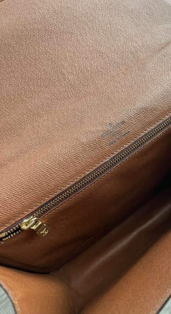 Louis Vuitton Monceau 26