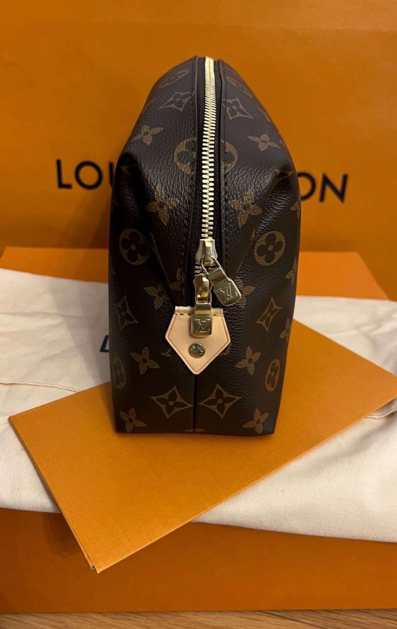 Louis Vuitton Pouch GM