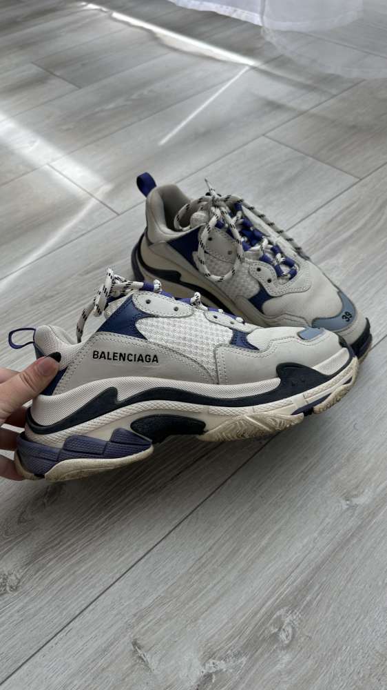 Balenciaga triple s