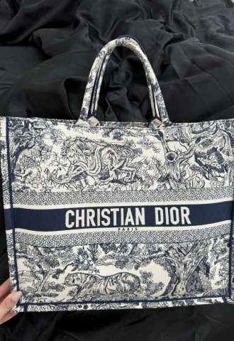 https://vipluxury.sk/Dior book tote large bag