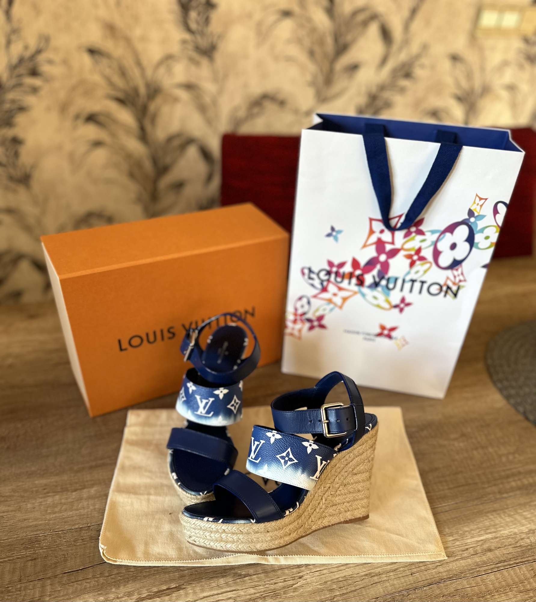 Louis Vuitton sandalky