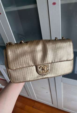 https://vipluxury.sk/Chanel Medium  Classic Flap Bag