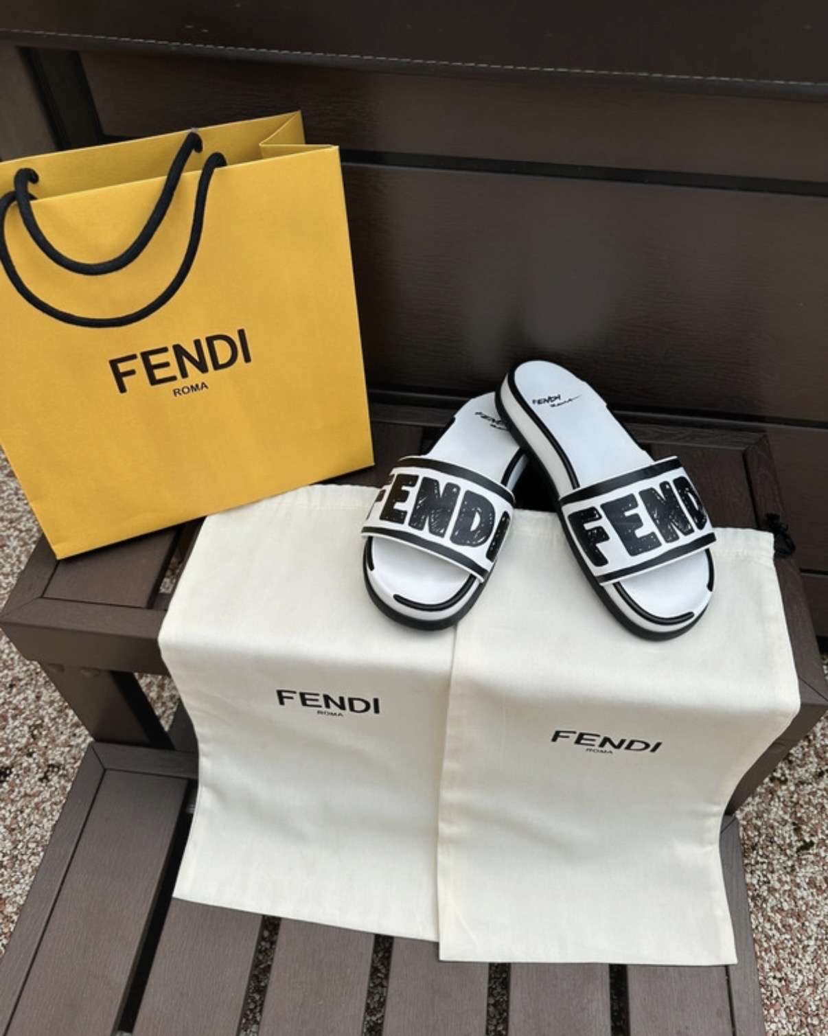 Fendi šlapky