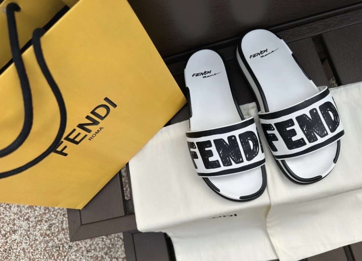 Fendi šlapky