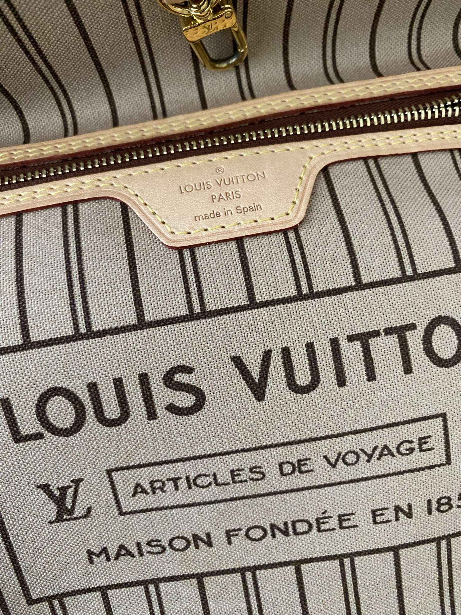 Louis Vuitton Neverfull MM Monogram