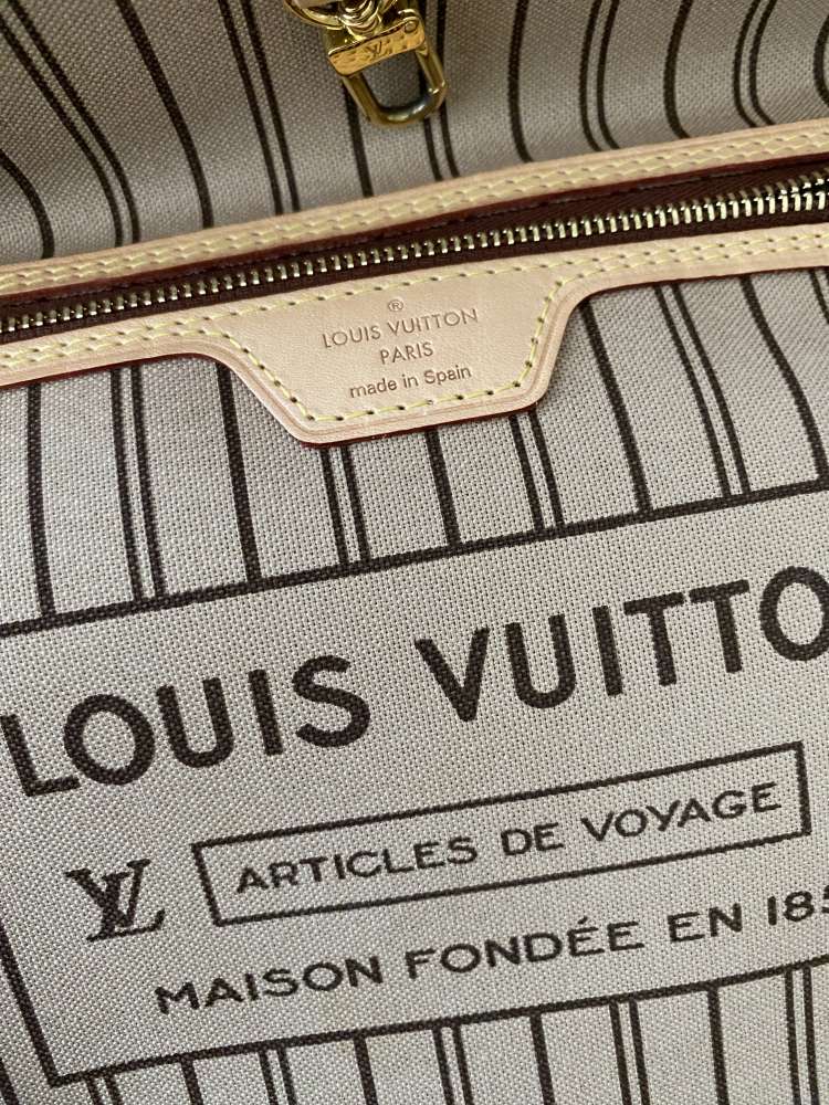 Louis Vuitton Neverfull MM Monogram
