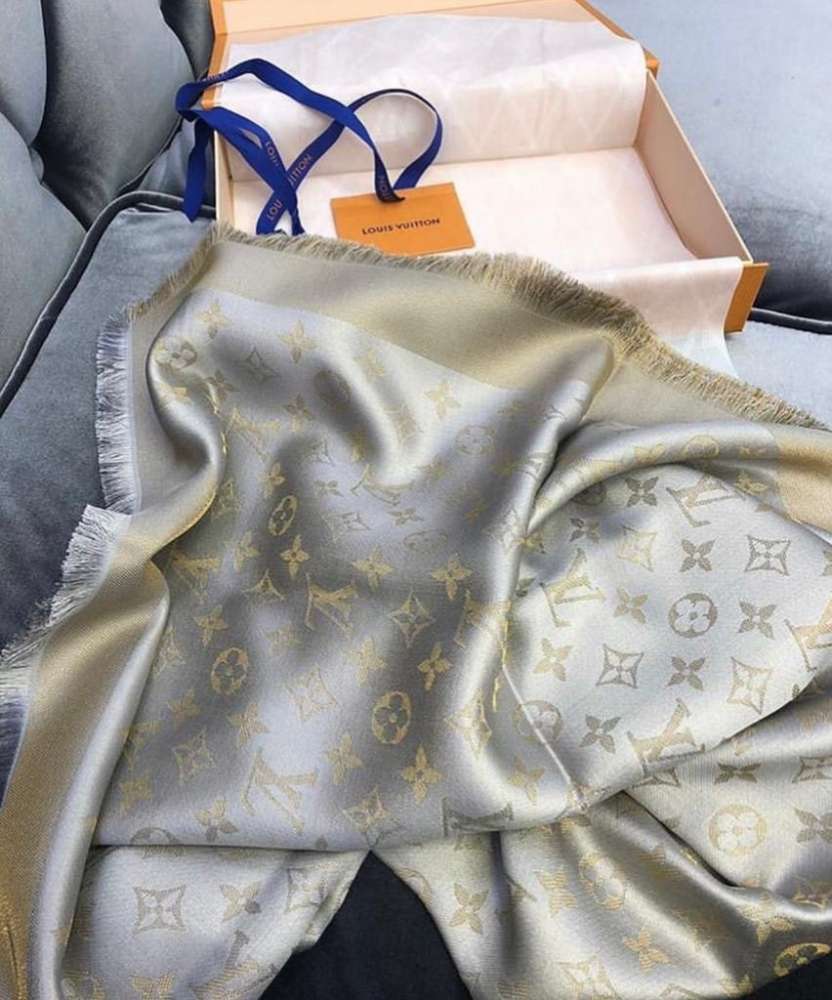 LOUIS VUITTON SHAWL