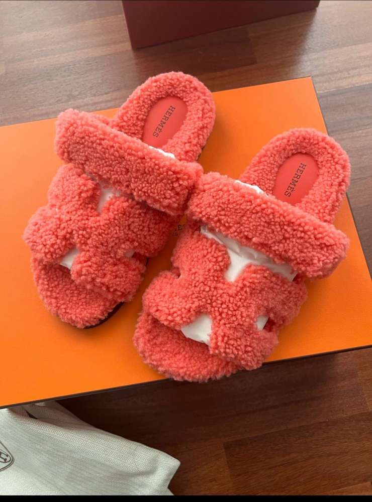 Hermes Chypre fluffy slapky