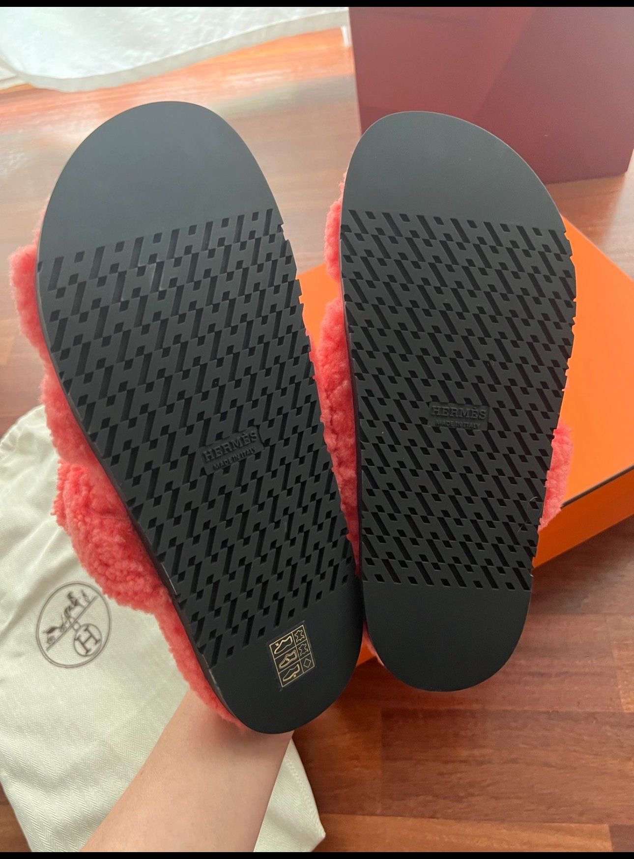 Hermes Chypre fluffy slapky