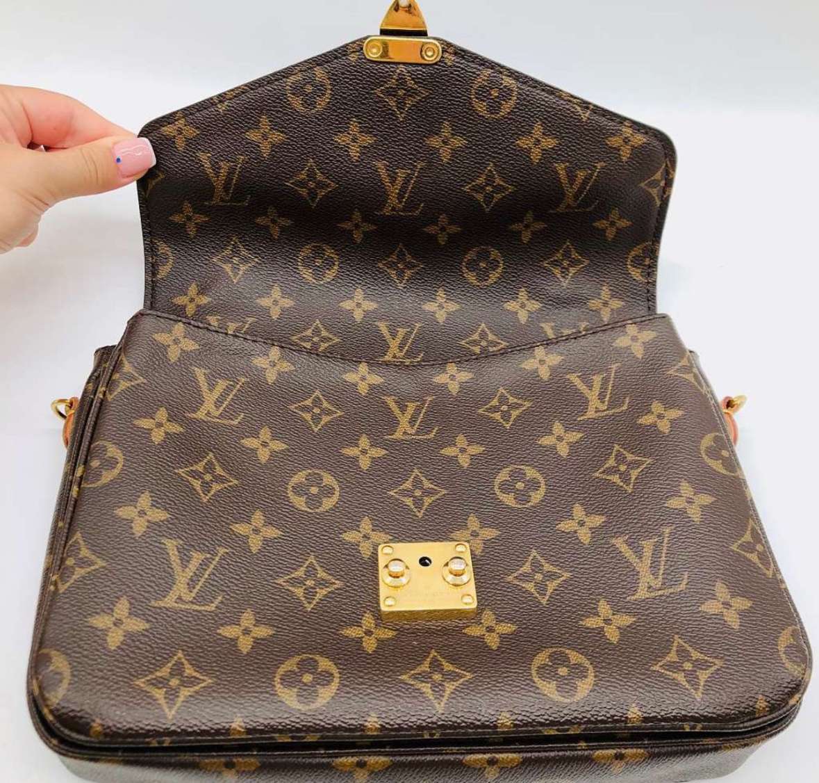 Louis Vuitton Metis Monogram