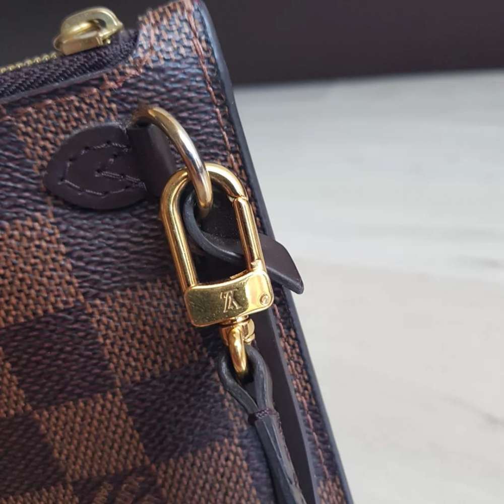 Louis Vuitton pochette
