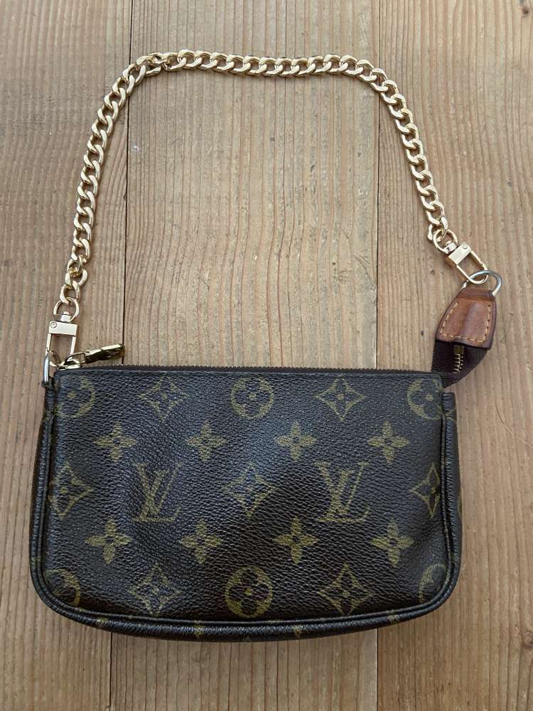 Louis Vuitton pochette