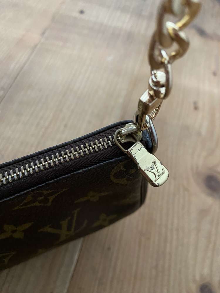Louis Vuitton pochette
