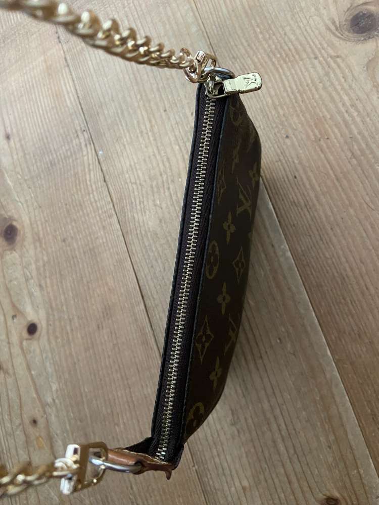 Louis Vuitton pochette