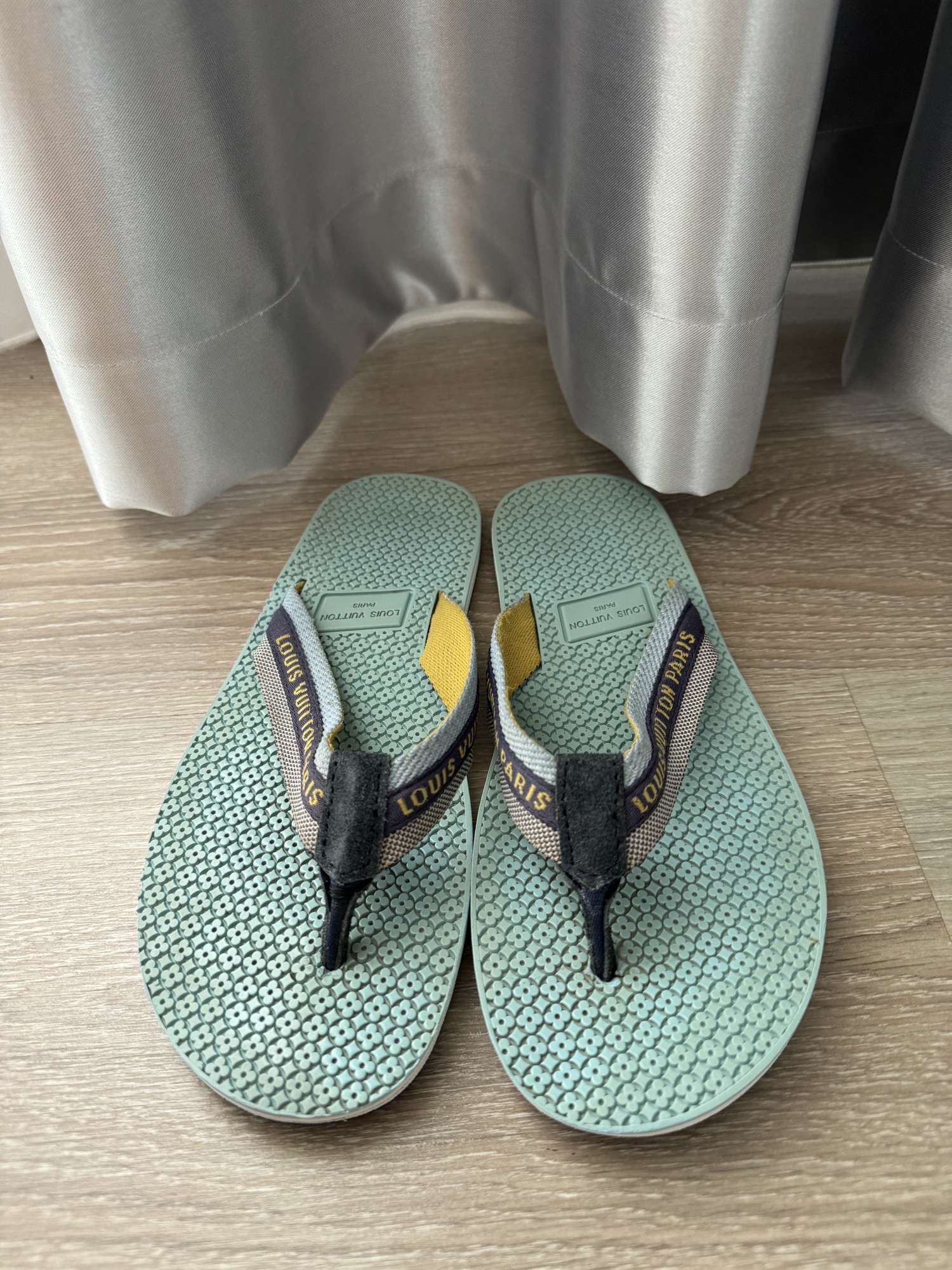 Žabky Louis Vuitton